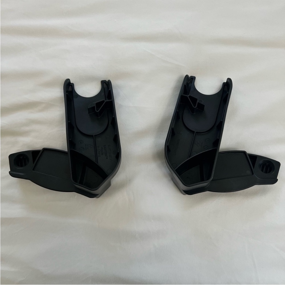 Child Car Seat Adapter Clips - Black - Picture 3 of 3